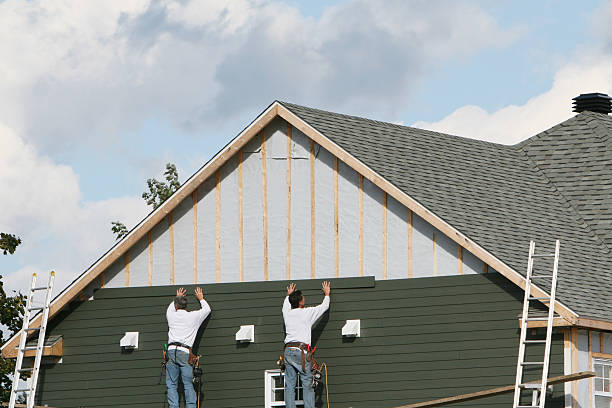 Professional Siding Contractor technician working in Norwood, NC